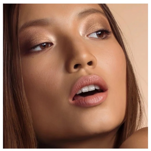 IILMAKIAGE NEW YORK COLOR BOSS SQUAD
MULTI-DIMENSIONAL 4-PAN EYE COLOR PALETTE - Picture 9 of 9